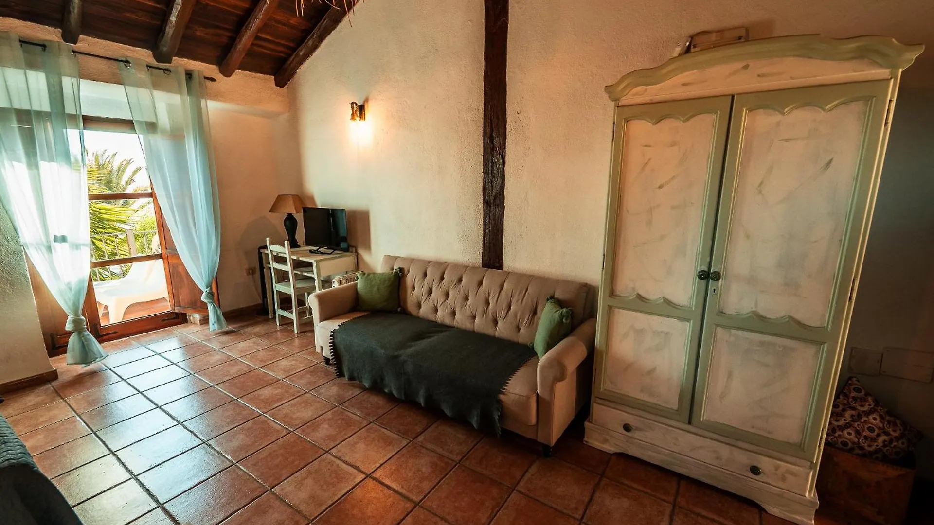 Hotel Rural la Correa del Almendro Arona  España